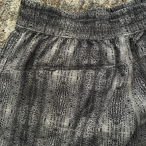 Vuori Patterned Dash Running Short - Picture 3 of 4